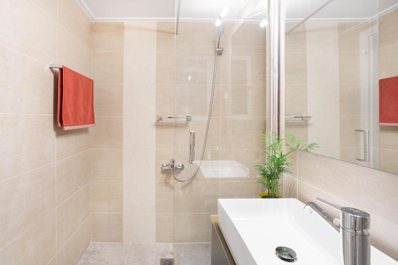 A Short Walk To Syntagma And Plaka By Athenian Homes Exterior photo